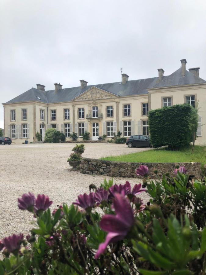 Hotel Du Chateau De 퀴네빌 외부 사진