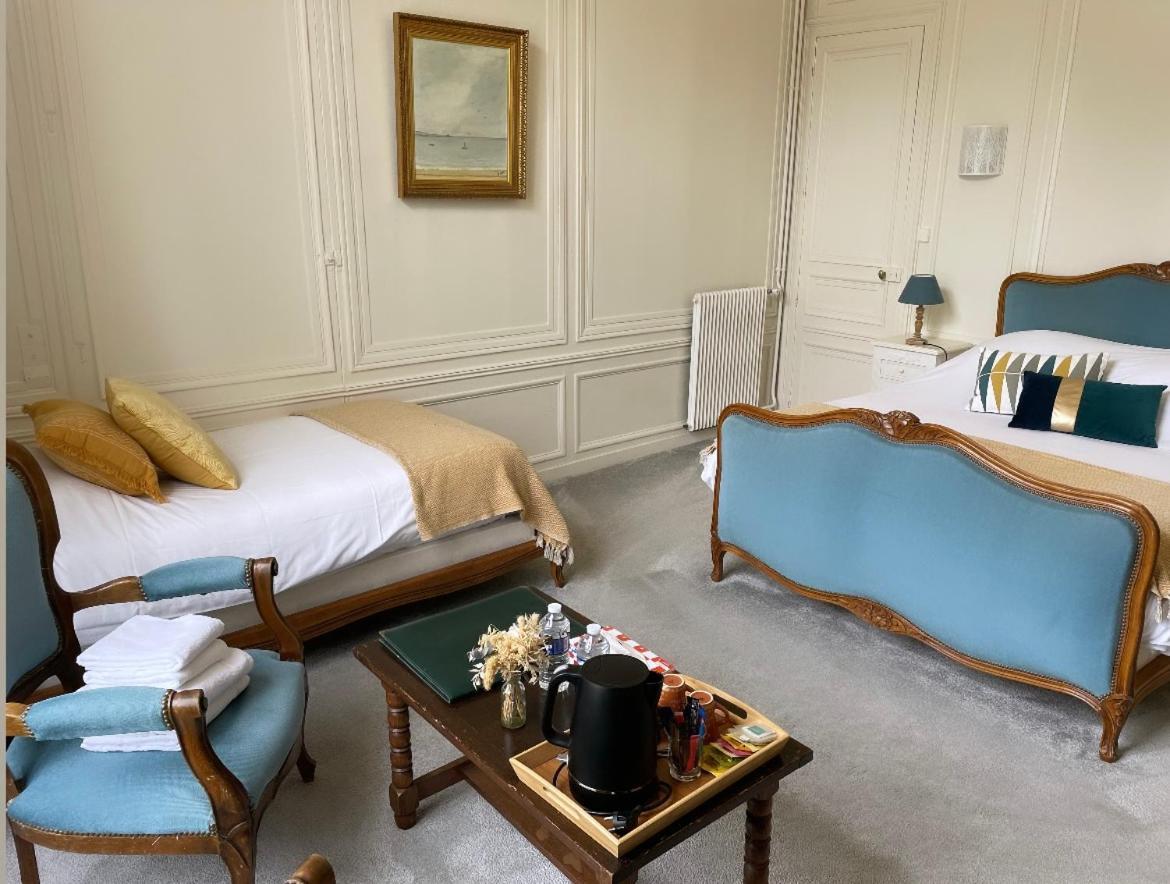 Hotel Du Chateau De 퀴네빌 외부 사진
