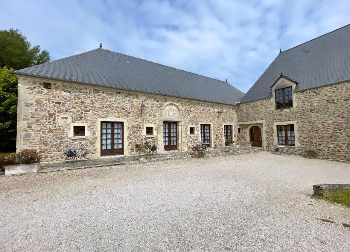 Hotel Du Chateau De 퀴네빌 외부 사진