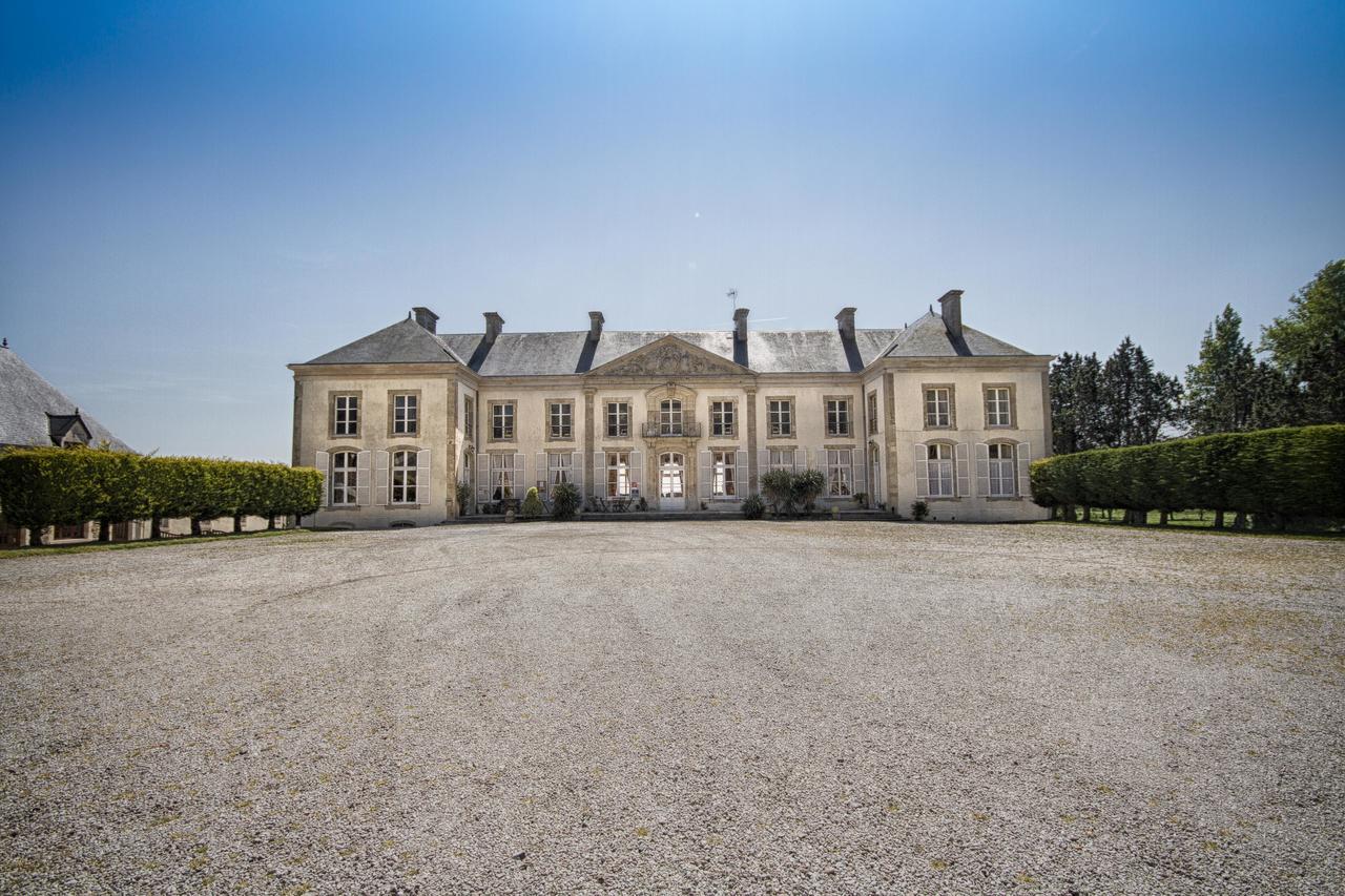 Hotel Du Chateau De 퀴네빌 외부 사진